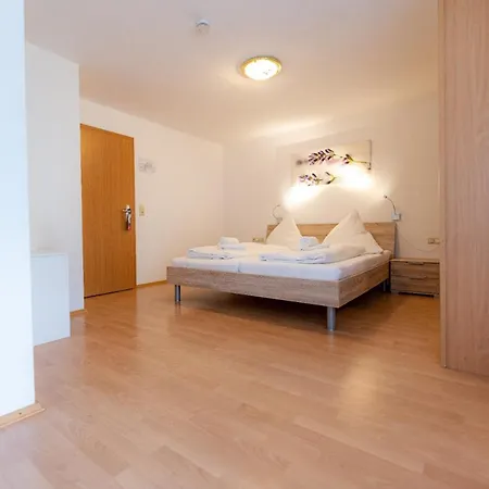Stern 3*